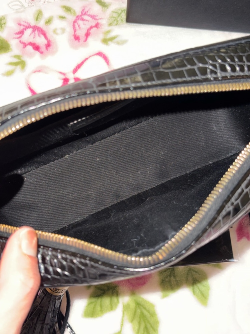 Saint Laurent Black Lou Croc-Embossed Leather Camera Bag - Picture 2 of 6
